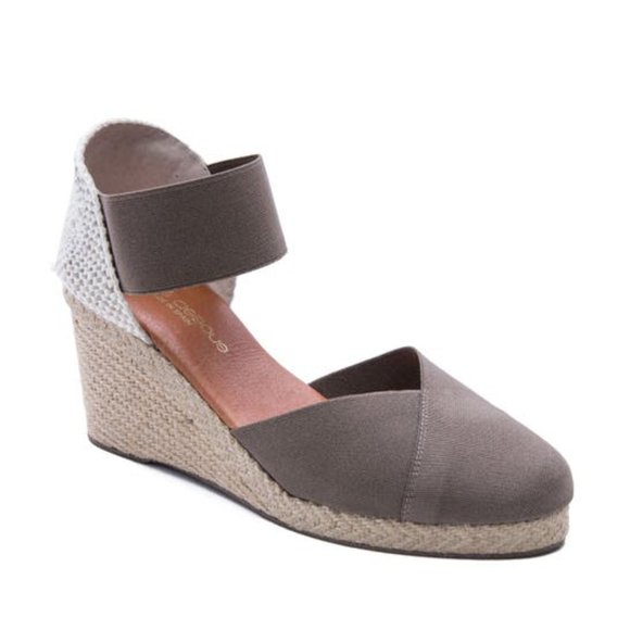 Andre Assous Shoes - New Women's Anouka Mid Suede Sandal